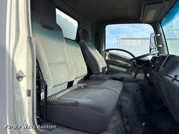 image for item EU4018 2009 Isuzu NPR box truck