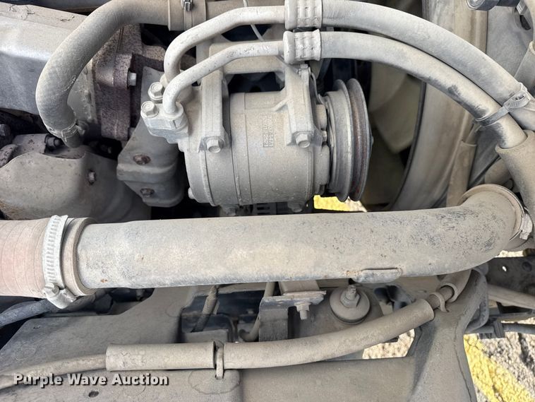 image for item EU4018 2009 Isuzu NPR box truck