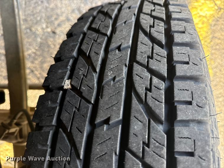 image for item EU4018 2009 Isuzu NPR box truck