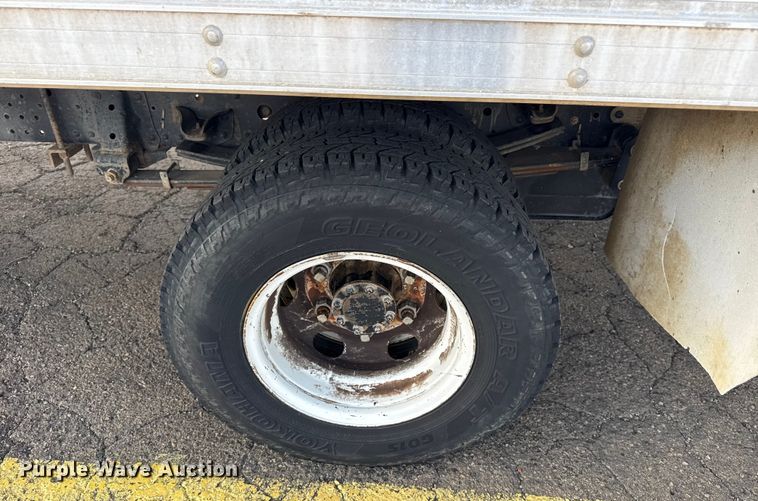 image for item EU4018 2009 Isuzu NPR box truck