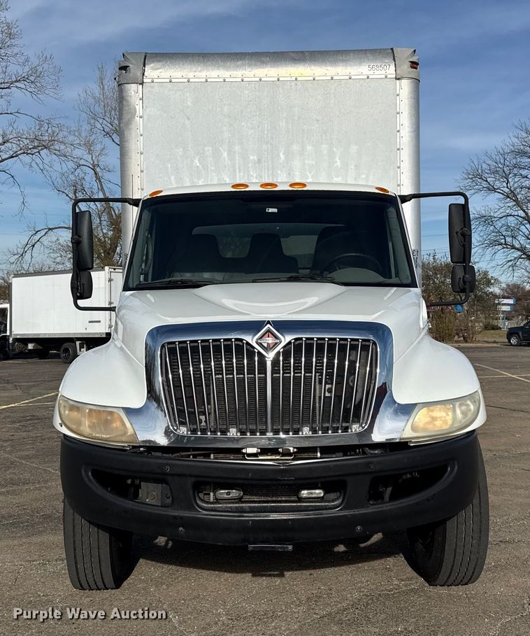 image for item EU4019 2010 International 4300 box truck