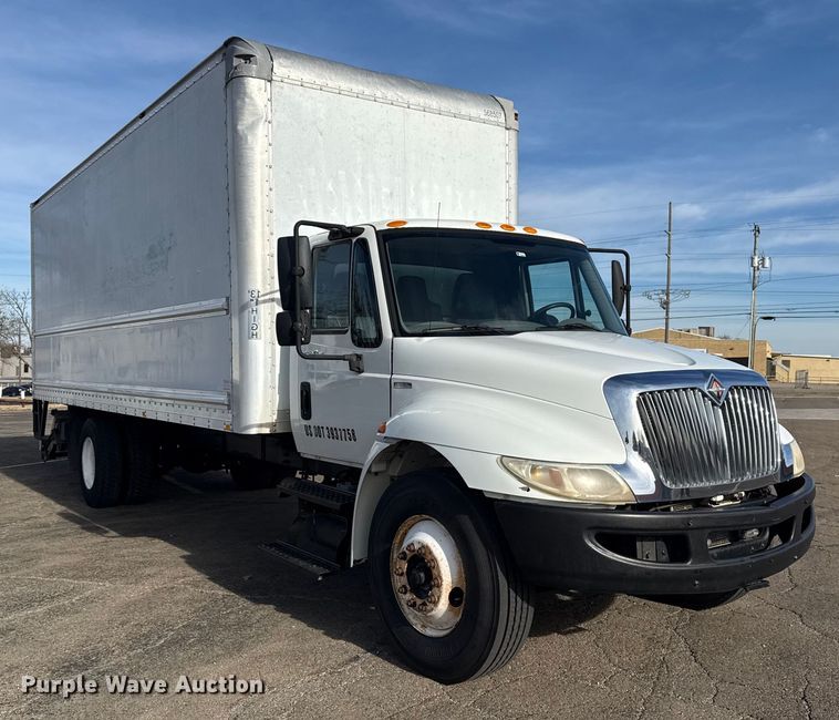 image for item EU4019 2010 International 4300 box truck