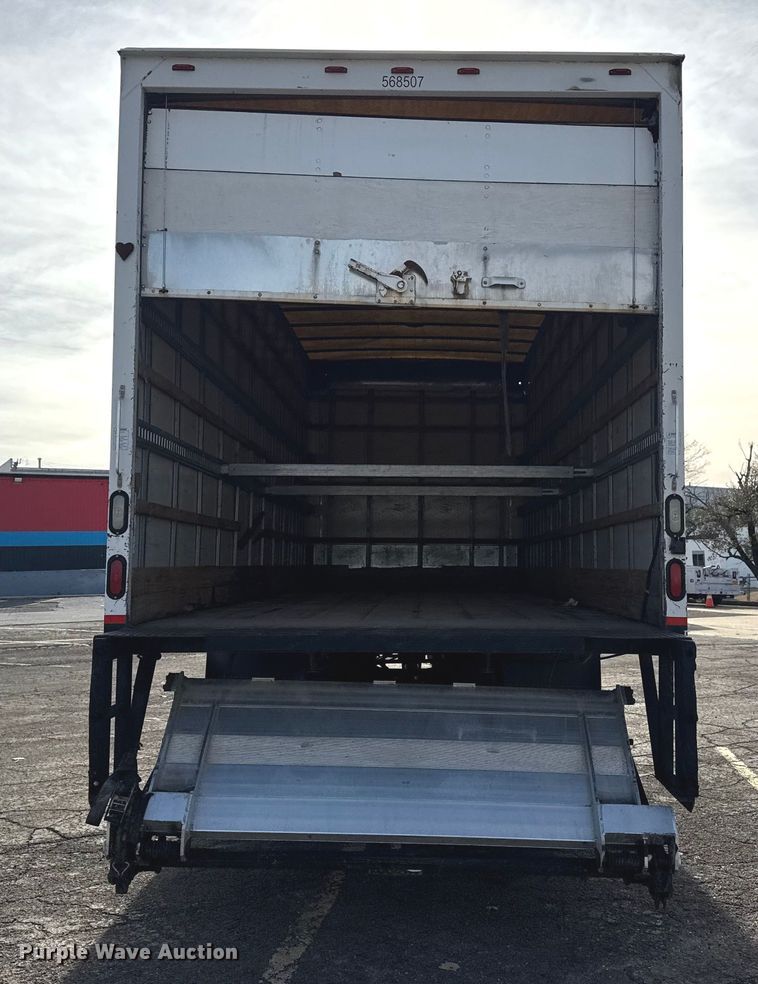 image for item EU4019 2010 International 4300 box truck