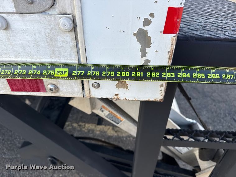 image for item EU4019 2010 International 4300 box truck