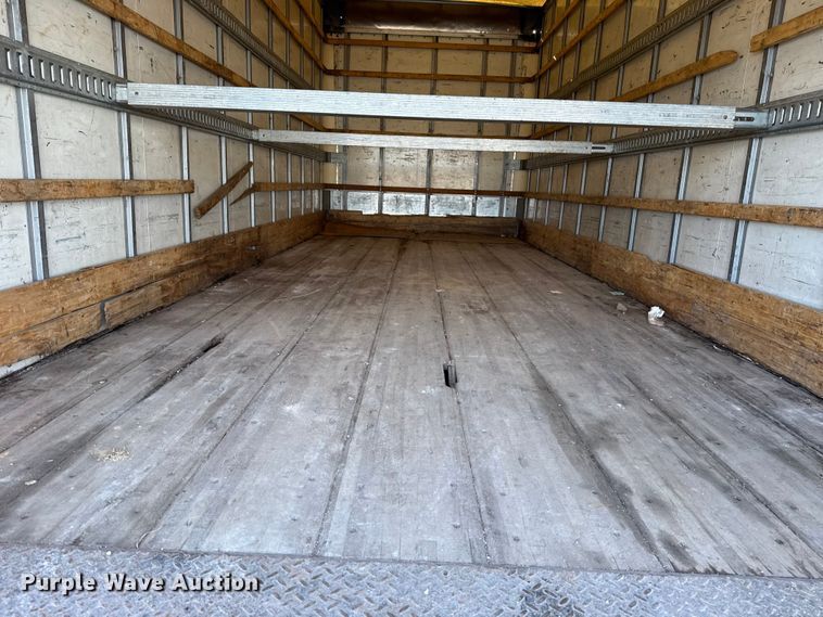 image for item EU4019 2010 International 4300 box truck