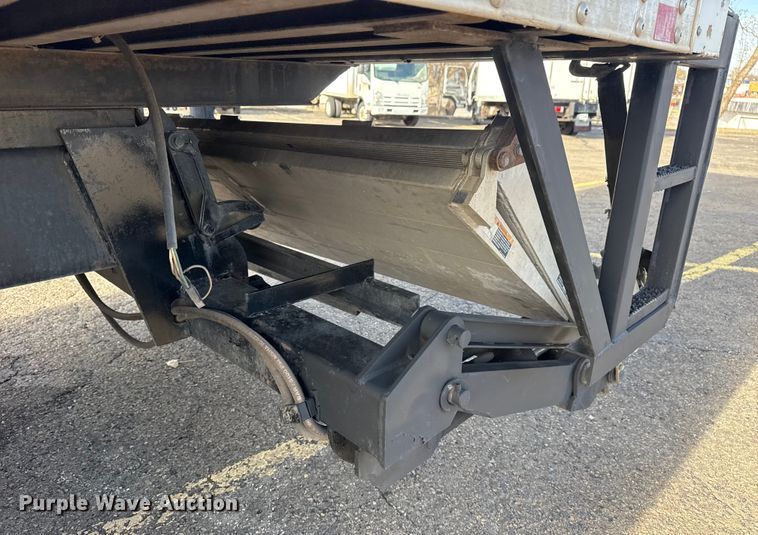 image for item EU4019 2010 International 4300 box truck