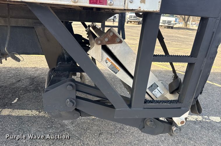 image for item EU4019 2010 International 4300 box truck