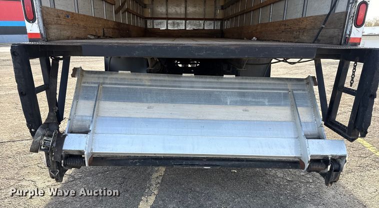 image for item EU4019 2010 International 4300 box truck