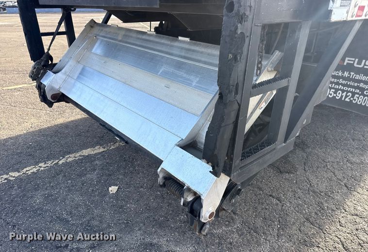 image for item EU4019 2010 International 4300 box truck