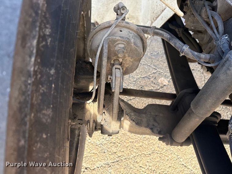 image for item EU4019 2010 International 4300 box truck