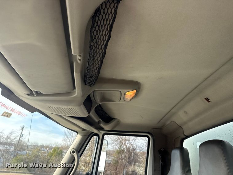 image for item EU4019 2010 International 4300 box truck