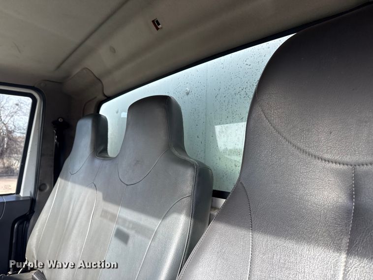 image for item EU4019 2010 International 4300 box truck