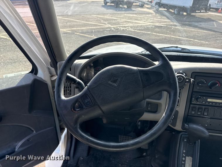 image for item EU4019 2010 International 4300 box truck