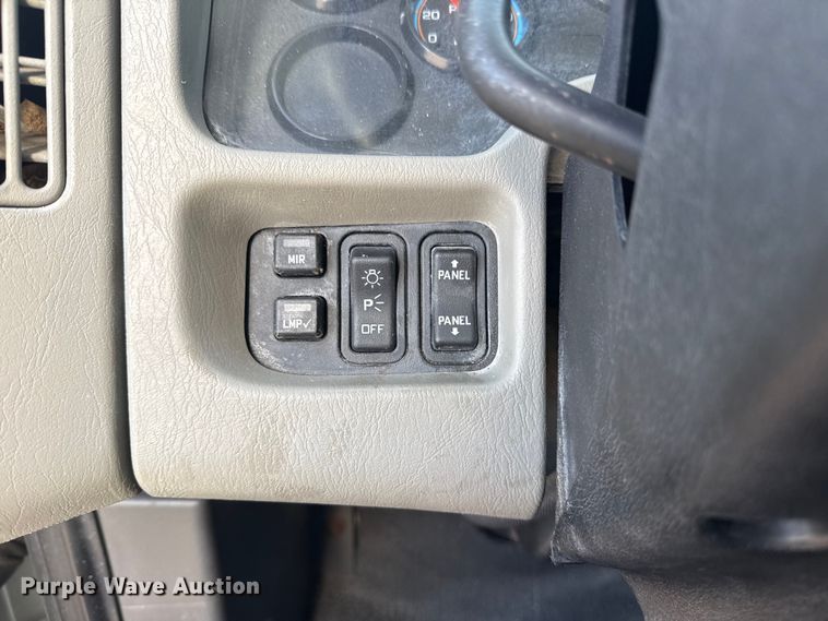 image for item EU4019 2010 International 4300 box truck