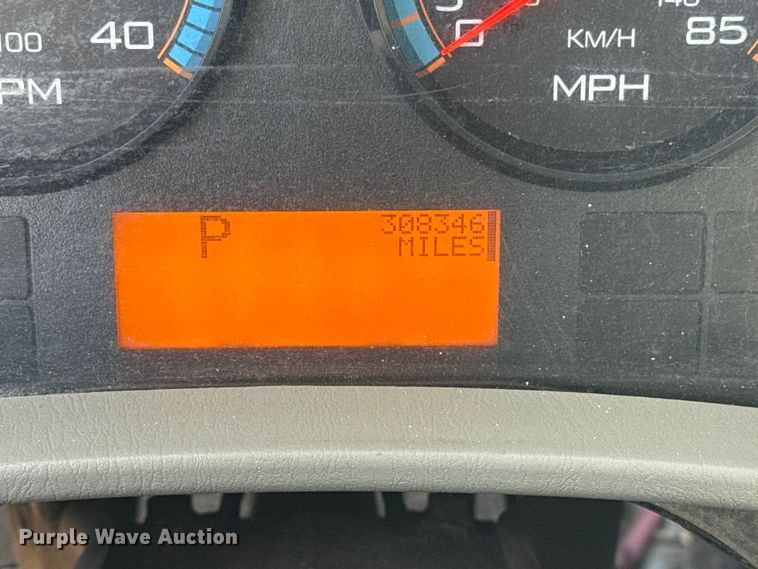 image for item EU4019 2010 International 4300 box truck