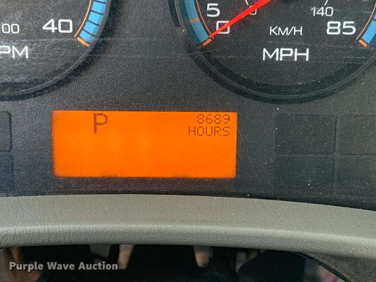 image for item EU4019 2010 International 4300 box truck