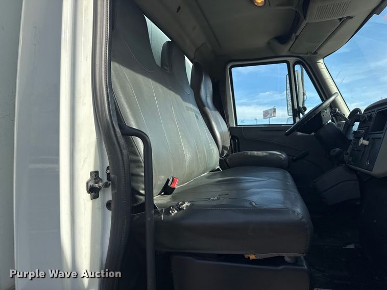 image for item EU4019 2010 International 4300 box truck