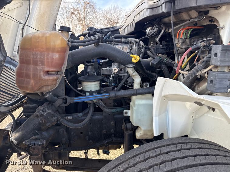 image for item EU4019 2010 International 4300 box truck