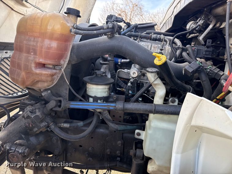 image for item EU4019 2010 International 4300 box truck