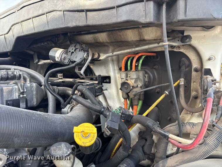 image for item EU4019 2010 International 4300 box truck