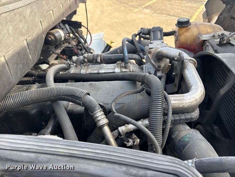 image for item EU4019 2010 International 4300 box truck