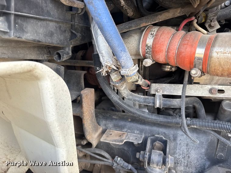 image for item EU4019 2010 International 4300 box truck