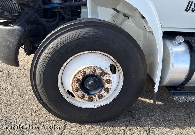 image for item EU4019 2010 International 4300 box truck