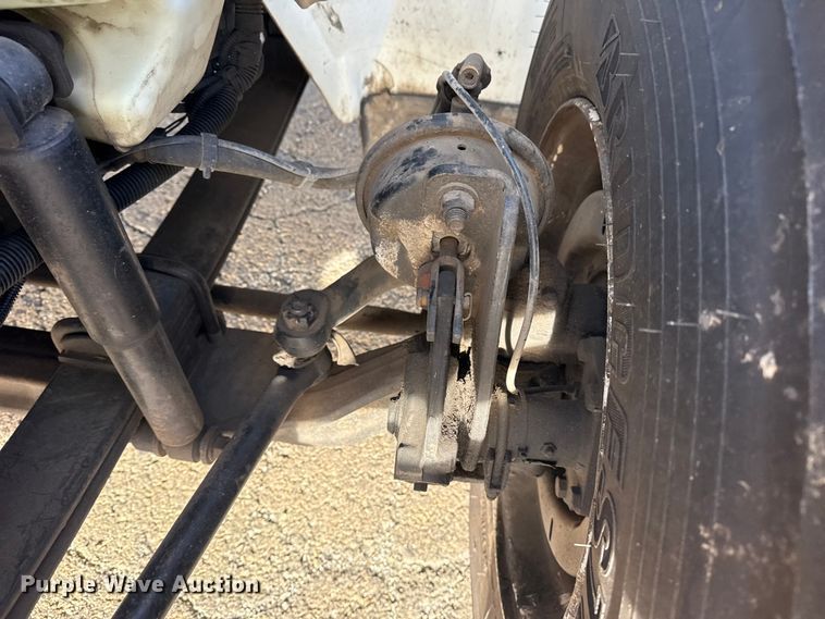 image for item EU4019 2010 International 4300 box truck