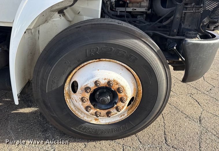 image for item EU4019 2010 International 4300 box truck