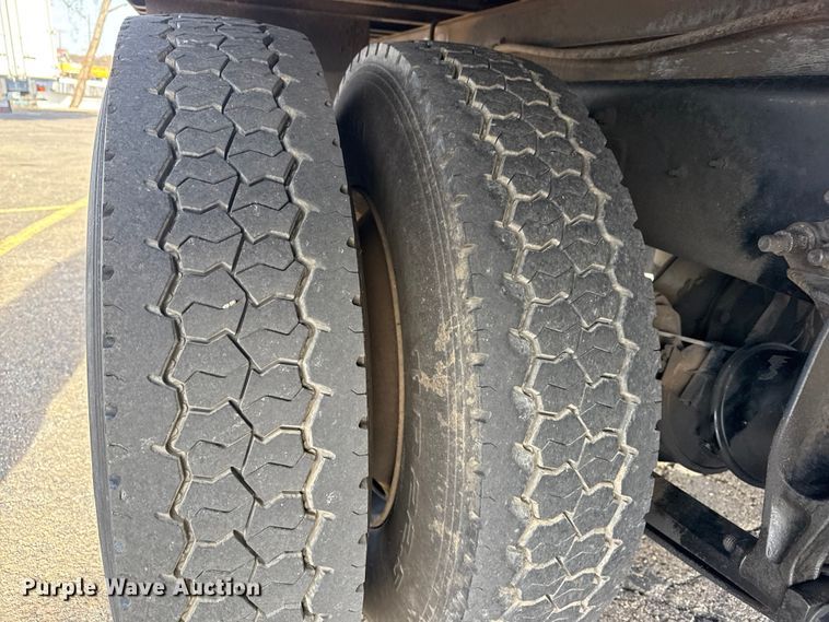 image for item EU4019 2010 International 4300 box truck