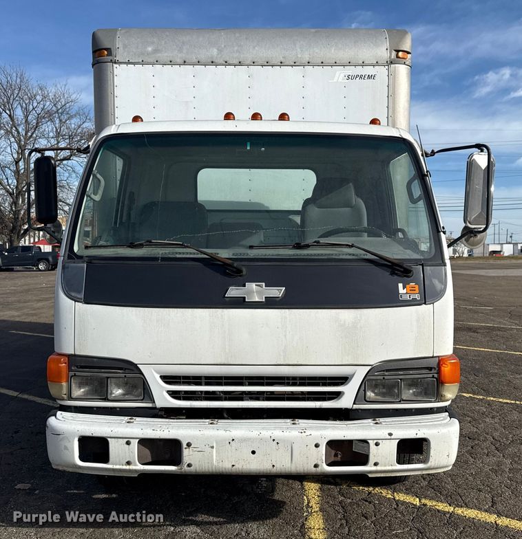 image for item EU4020 2001 Chevrolet W3500 box truck