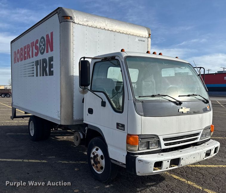 image for item EU4020 2001 Chevrolet W3500 box truck