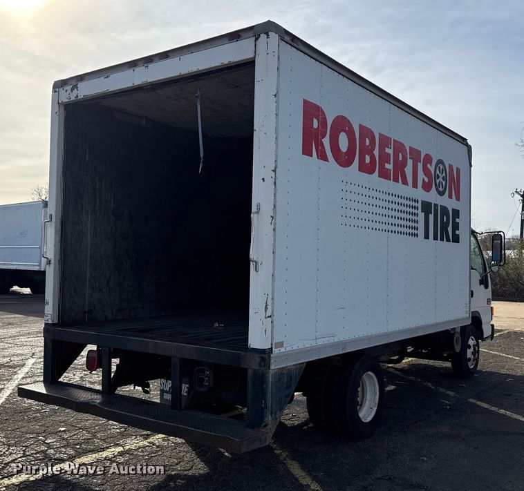 image for item EU4020 2001 Chevrolet W3500 box truck