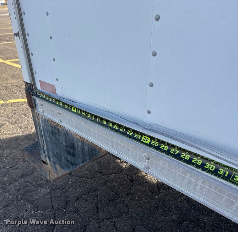 image for item EU4020 2001 Chevrolet W3500 box truck