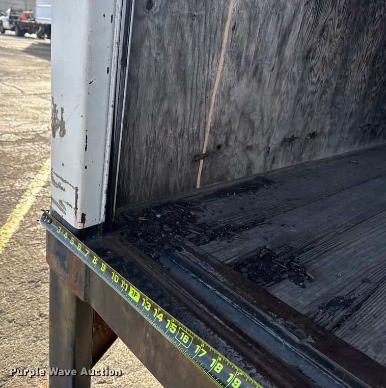 image for item EU4020 2001 Chevrolet W3500 box truck