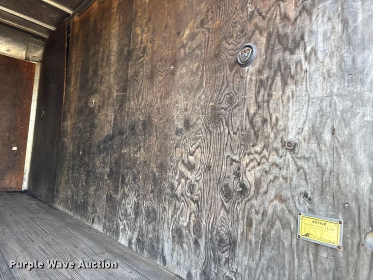 image for item EU4020 2001 Chevrolet W3500 box truck