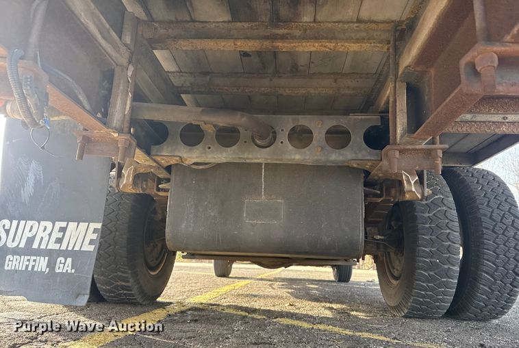 image for item EU4020 2001 Chevrolet W3500 box truck