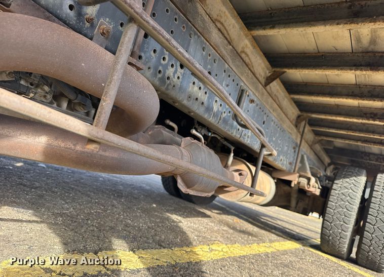 image for item EU4020 2001 Chevrolet W3500 box truck