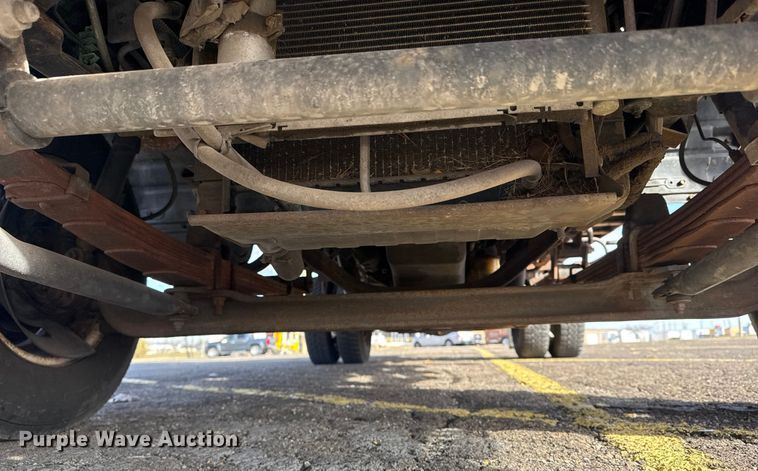 image for item EU4020 2001 Chevrolet W3500 box truck