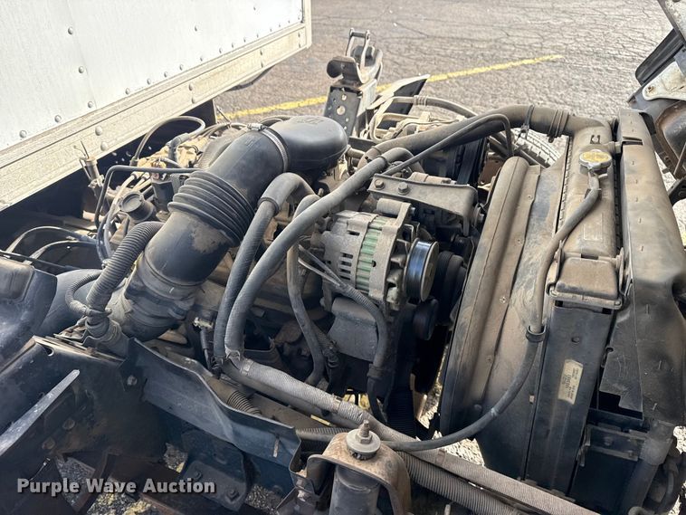 image for item EU4020 2001 Chevrolet W3500 box truck