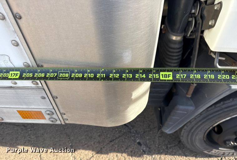 image for item EU4021 2007 Sterling 500 box truck