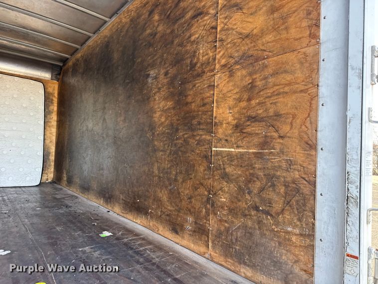 image for item EU4021 2007 Sterling 500 box truck