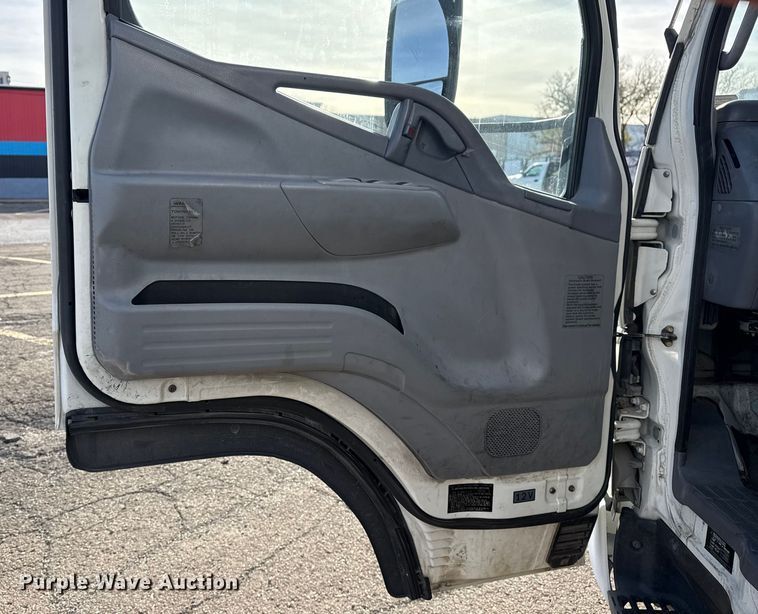 image for item EU4021 2007 Sterling 500 box truck