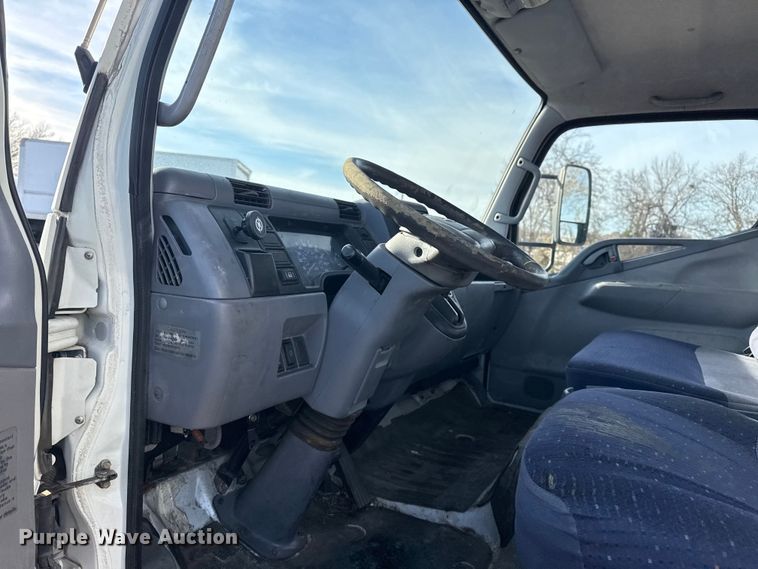 image for item EU4021 2007 Sterling 500 box truck