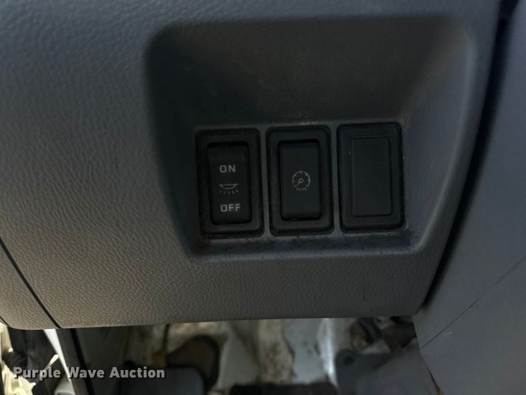 image for item EU4021 2007 Sterling 500 box truck