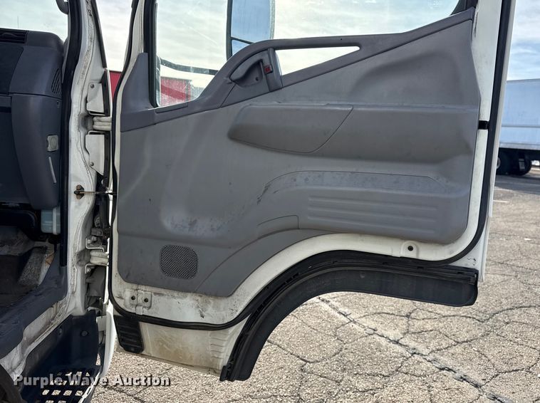 image for item EU4021 2007 Sterling 500 box truck