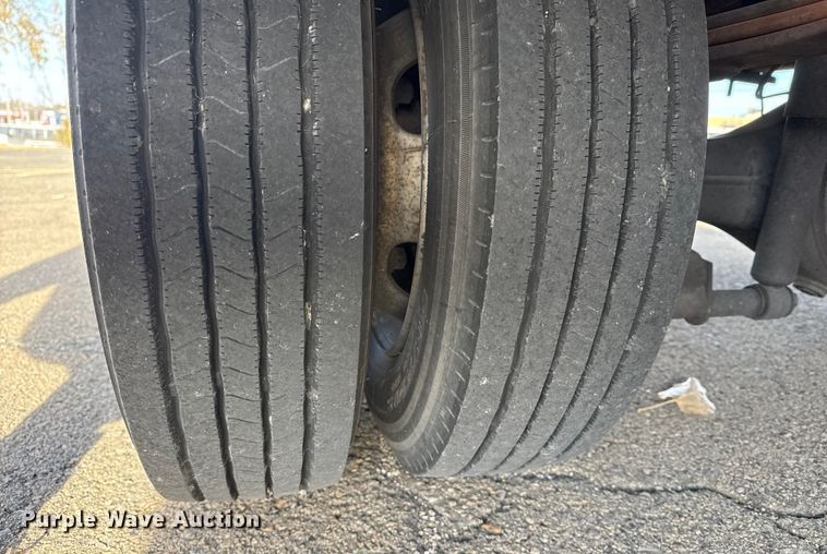 image for item EU4021 2007 Sterling 500 box truck