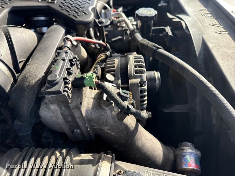 image for item EU4022 2006 Chevrolet Silverado 3500 flatbed pickup truck