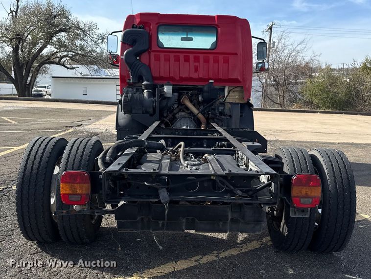 image for item EU4023 2006 Ford 450 truck cab and chassis