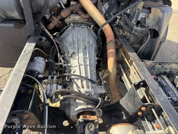 image for item EU4023 2006 Ford 450 truck cab and chassis